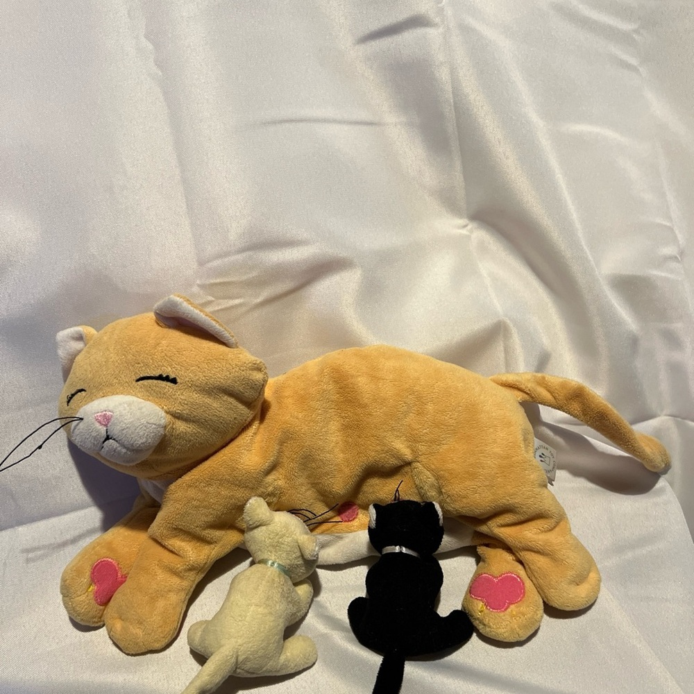 Manhattan Toy Nursing Nina Cat with Kittens Nurturing Soft Toy, Rare Plush Cat